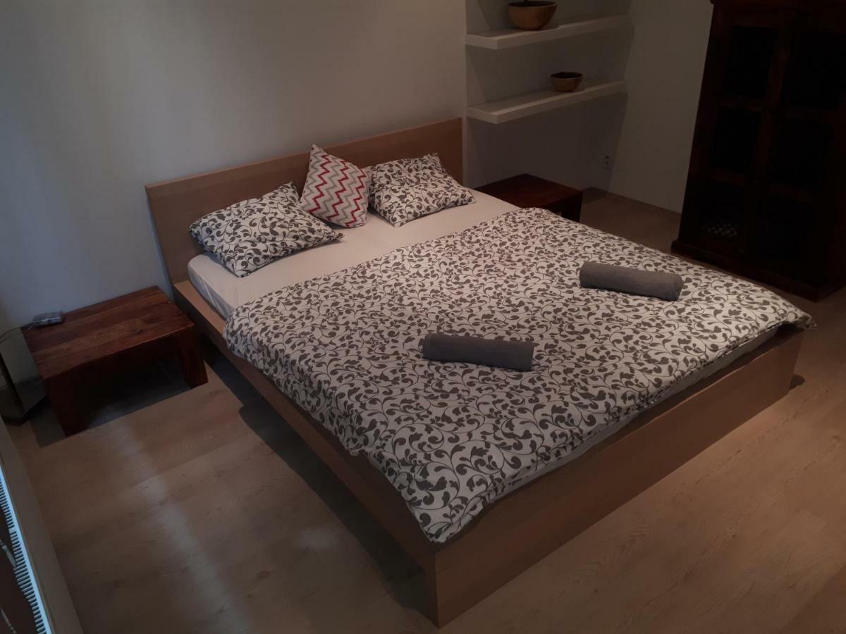 Utulny Apartman V Bratislava 6 外观 照片