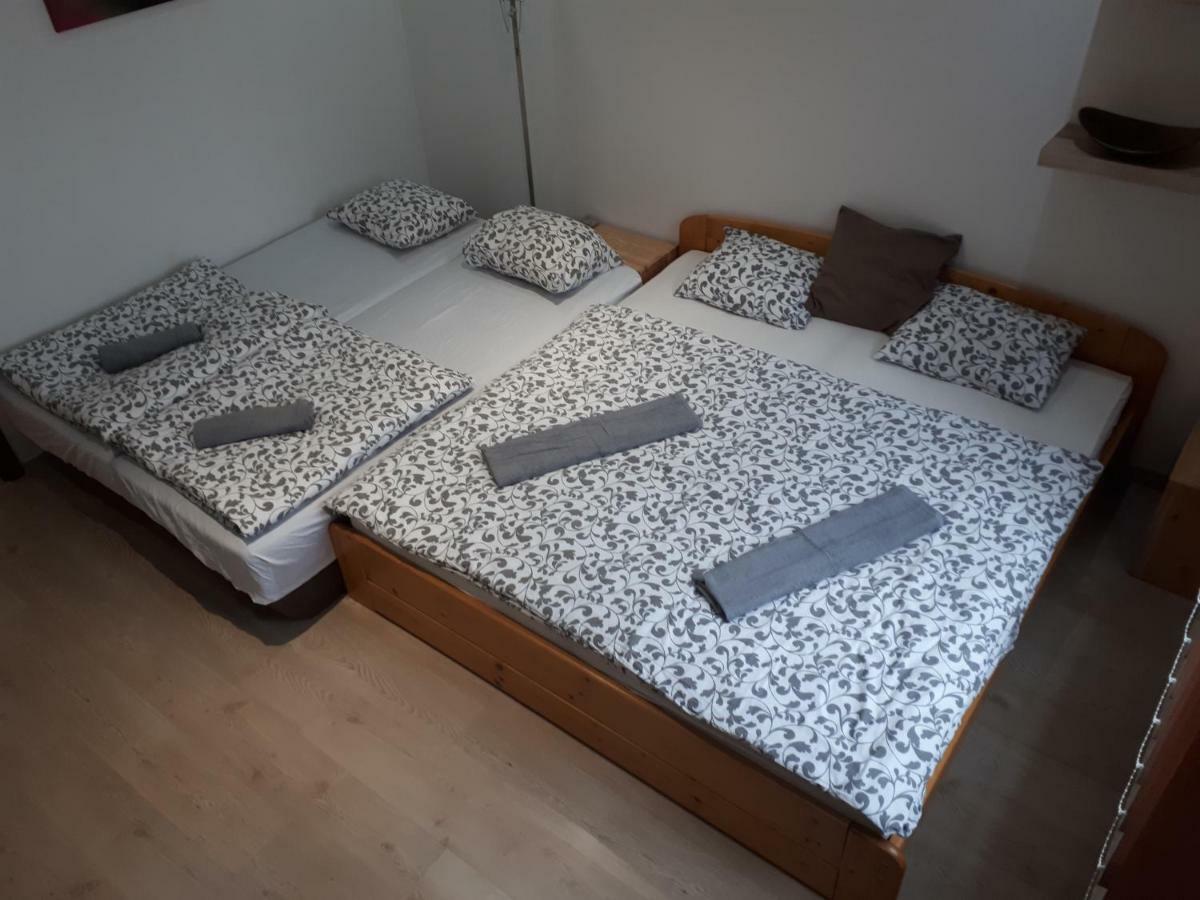 Utulny Apartman V Bratislava 6 外观 照片