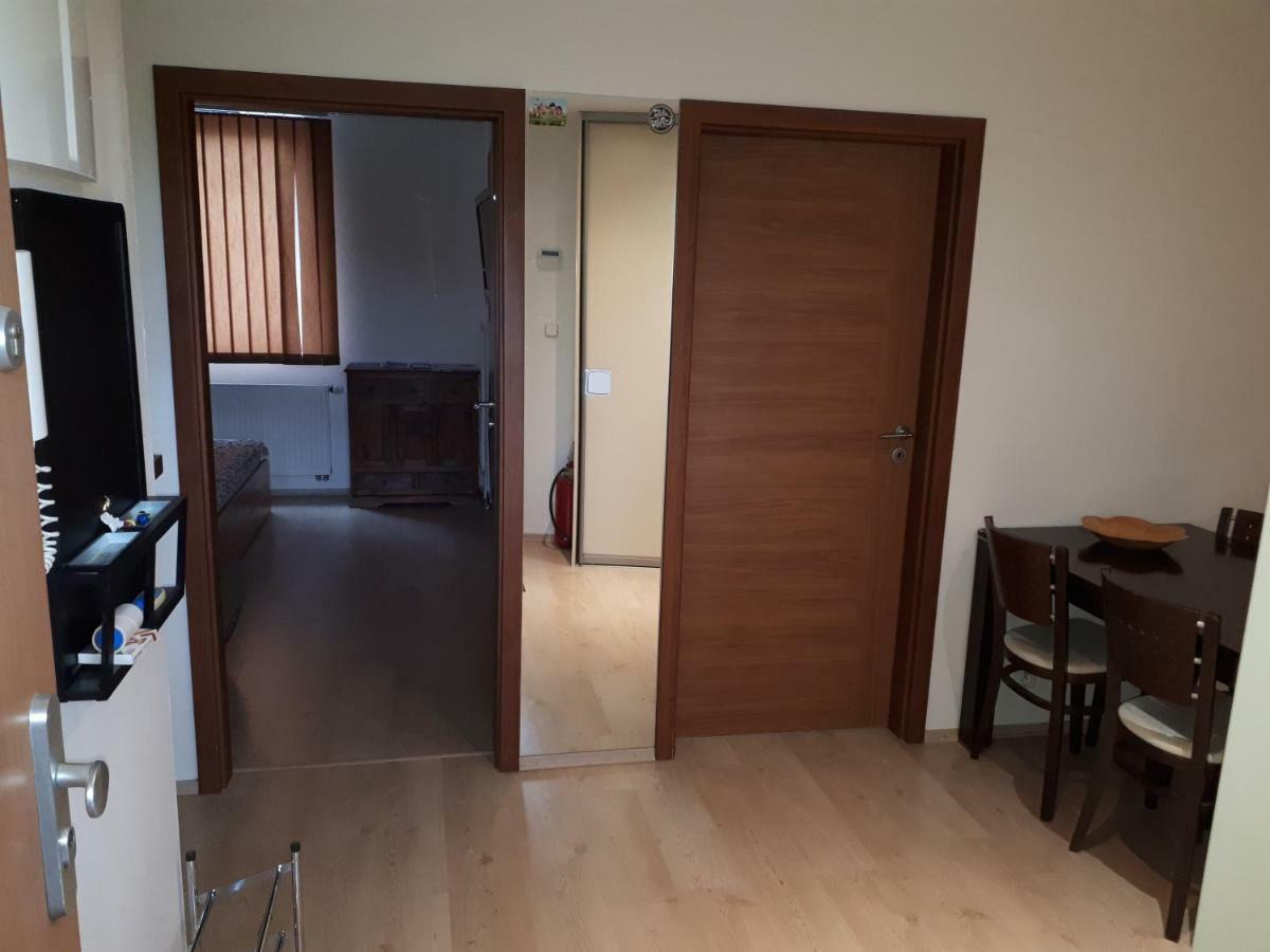 Utulny Apartman V Bratislava 6 外观 照片
